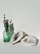 Load image into Gallery viewer, Medium Geode
