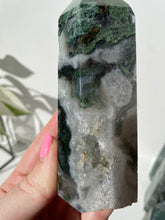 Load image into Gallery viewer, Green Moss Agate