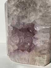 Load image into Gallery viewer, Agate Cave Point