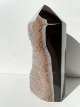 Load image into Gallery viewer, Agate Cave Point