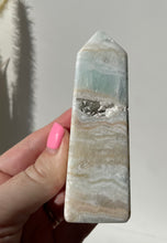 Load image into Gallery viewer, Caribbean Blue Calcite