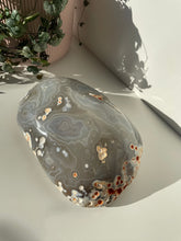 Load image into Gallery viewer, Agate Crystal Geode