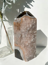 Load image into Gallery viewer, Agate Cave Point
