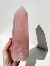 Load image into Gallery viewer, Rose Quartz Generator
