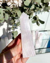 Load image into Gallery viewer, Pink Mangano Calcite
