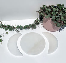 Load image into Gallery viewer, Selenite Cleansing Plate - Moon
