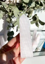 Load image into Gallery viewer, Pink Mangano Calcite
